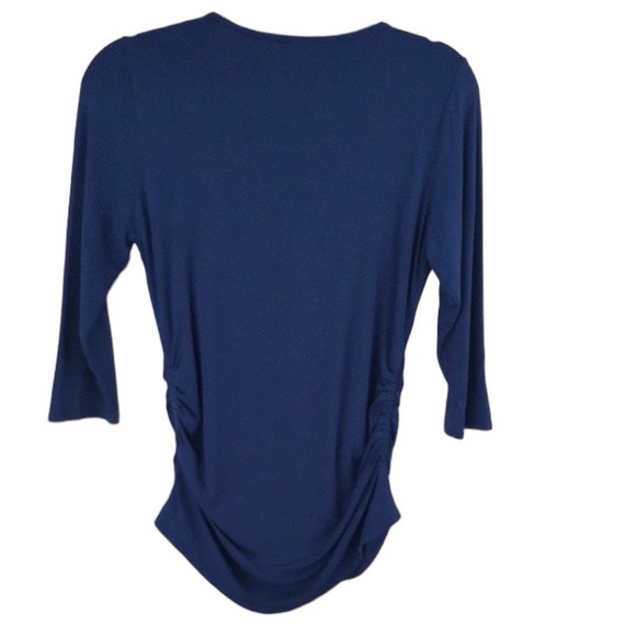 Vince Camuto Buckle Closure
Keyhole Top - Medium - Picture 6 of 9